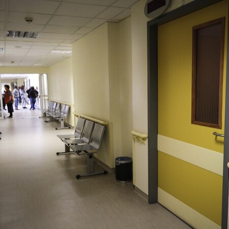 Κοροναϊός: Τέλος το επισκεπτήριο στα νοσοκομεία - Θα επιτρέπεται μόνο για σοβαρές περιπτώσεις