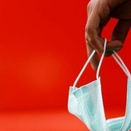 Διάφανες μάσκες ζητούν κωφοί και βαρήκοοι πολίτες- Δεν μπορούν να επικοινωνήσουν