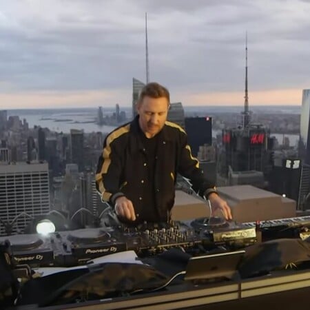 O David Guetta στο μεγαλύτερο πάρτι της Νέας Υόρκης από την κορυφή ουρανοξύστη