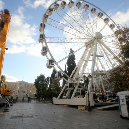 Την απομάκρυνση της ρόδας από το Σύνταγμα ζητά τώρα ο Δήμος Αθηναίων - Διατάχθηκε κατεπείγουσα εισαγγελική έρευνα