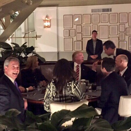 O Φάρατζ δείπνησε με τον Τραμπ στην Ουάσινγκτον και ανέβασε φωτογραφία στο Twitter