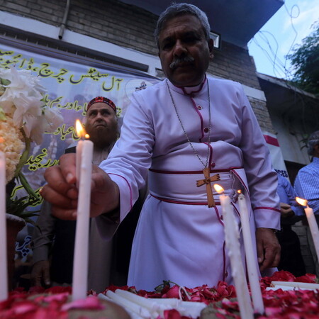 Σρι Λάνκα: «Συγκεκριμένη απειλή» για νέες επιθέσεις αναβάλει επ' αόριστον τις λειτουργίες σε εκκλησίες