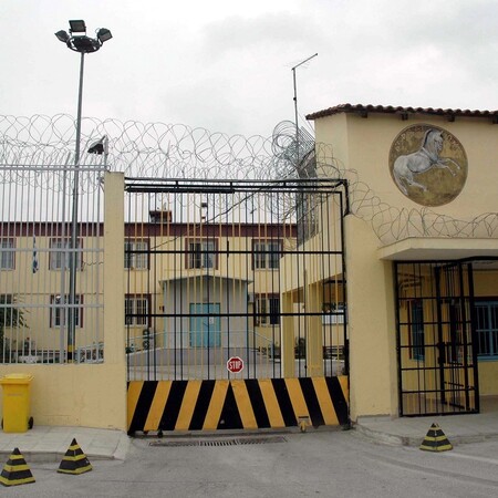 Καταγγελία για επίθεση κρατουμένου σε υπαρχιφύλακες στις φυλακές Λάρισας