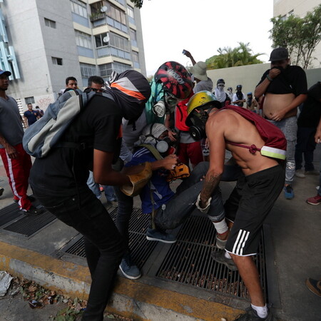 Νεκρή από σφαίρα στο κεφάλι 27χρονη διαδηλώτρια στη Βενεζουέλα