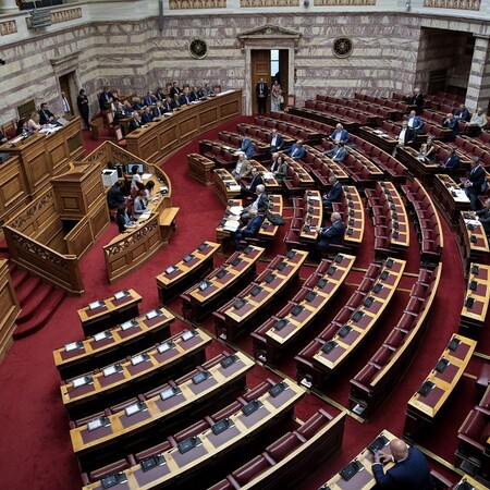 Στη Βουλή η τροπολογία για το αφορολόγητο - Καταργούνται τα αντίμετρα