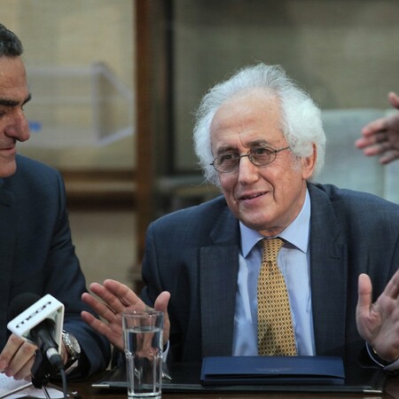 Πληροφορίες ότι ο Ρουπακιώτης αναλαμβάνει υπουργός Εσωτερικών και η Αχτσιόγλου εκπρόσωπος ΣΥΡΙΖΑ