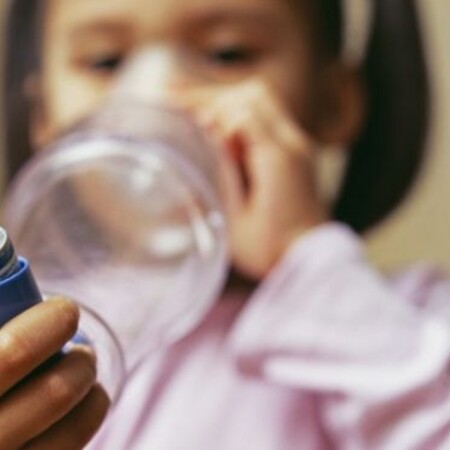 Παιδικό άσθμα: Η ατμοσφαιρική ρύπανση πίσω από το 33% νέων κρουσμάτων