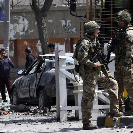 Αφγανιστάν: Δεκάδες νεκροί από επίθεση αυτοκτονίας σε προεκλογική συγκέντρωση του προέδρου Γάνι