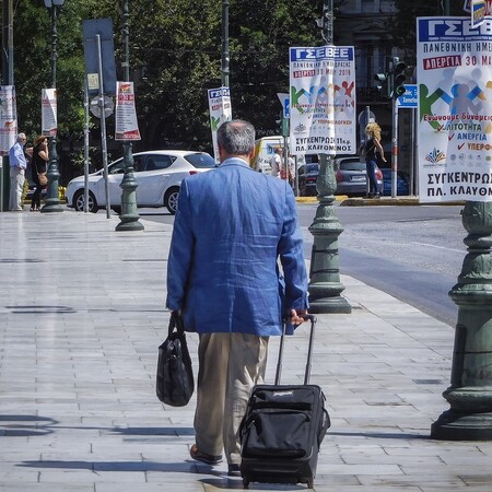 Στον εισαγγελέα όσοι αναρτούν παράνομες διαφημιστικές πινακίδες - Αυστηρή ανακοίνωση Πατούλη