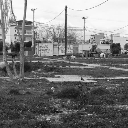Αχαρνές, Μενίδι. Ένα αυτοσχεδιαστικό φωτορεπορτάζ από την ξεχασμένη άκρη της πόλης