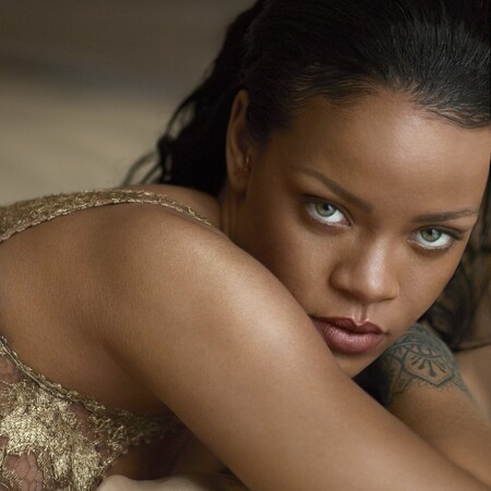 H Rihanna γίνεται ξανά εξώφυλλο στη Vogue