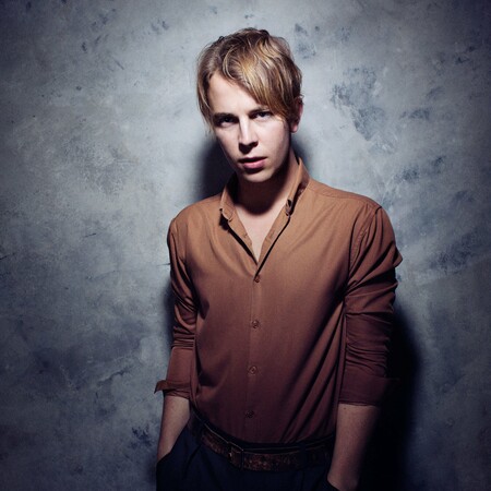 Πώς ο Tom Odell κατάφερε να ξεπεράσει τη σαρωτική επιτυχία του «Another Love» και να πάει παρακάτω;