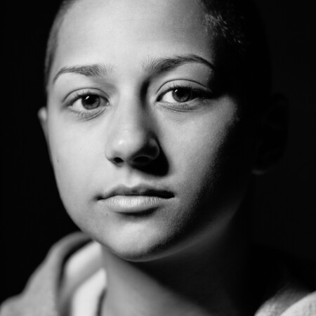 Emma Gonzalez: Ποια είναι η νεαρή μαθήτρια που έγινε σύμβολο του αγώνα κατά της οπλοκατοχής