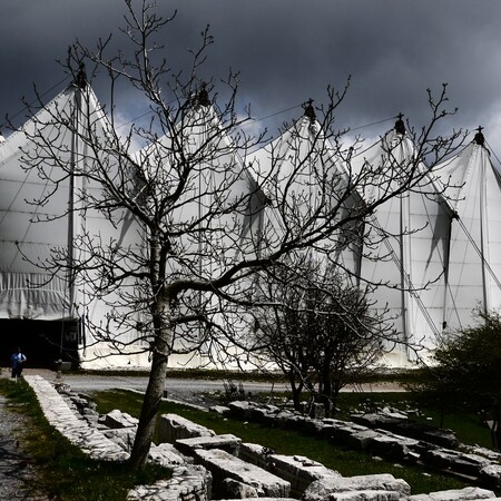 Μια μέρα στον ναό του Επικούριου Απόλλωνα με βροχές και ομίχλες