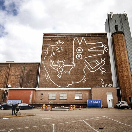 Τεράστιο mural του Κιθ Χάρινγκ αποκαλύφθηκε στο Άμστερνταμ