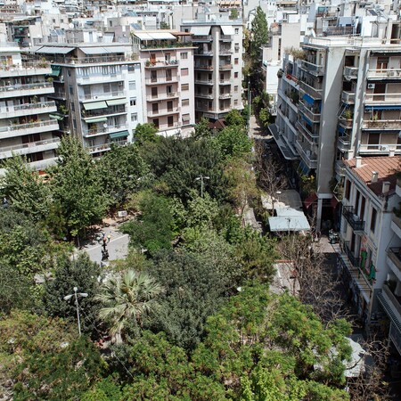 Κάτι ελπιδοφόρο συμβαίνει φέτος τον Ιούλιο στην πλατεία Εξαρχείων