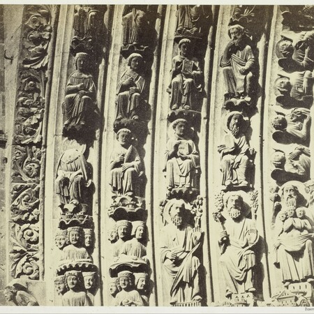 Η οξύκορφη, λεπτουργημένη Γοτθική Τέχνη της Παναγίας των Παρισίων σε 22 σπάνιες φωτογραφίες