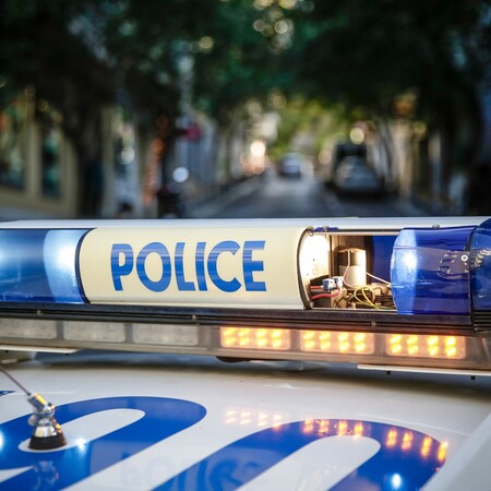 Τραγωδία στο Κουκάκι: Άντρας έπεσε από όροφο πολυκατοικίας