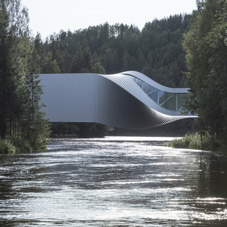 The Twist: Μια νέα γκαλερί τέχνης της Νορβηγίας που "κρέμεται" πάνω από δύο ποτάμια