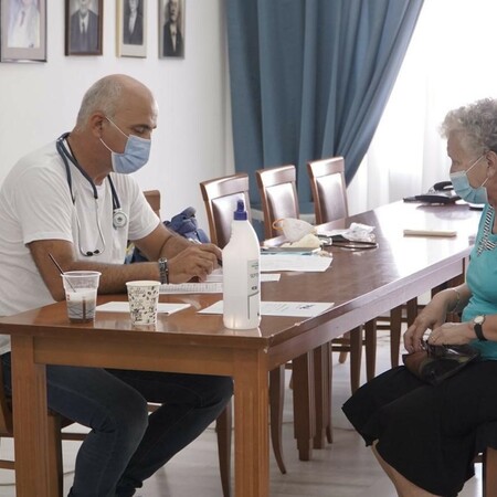 Στο πλευρό των νησιωτών με την Ομάδα Αιγαίου η Ελληνική Ρευματολογική Εταιρεία και «Το σώμα σου μιλάει, άκουσέ το»