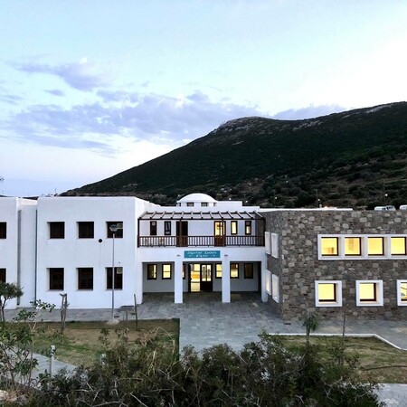 To Ίδρυμα Ευγενίδου εξοπλίζει και αναβαθμίζει τεχνολογικά το Δημοτικό Σχολείο Σίφνου