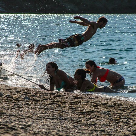 Ξέρω τι έκανες τον Δεκαπενταύγουστο στην Ικαρία!