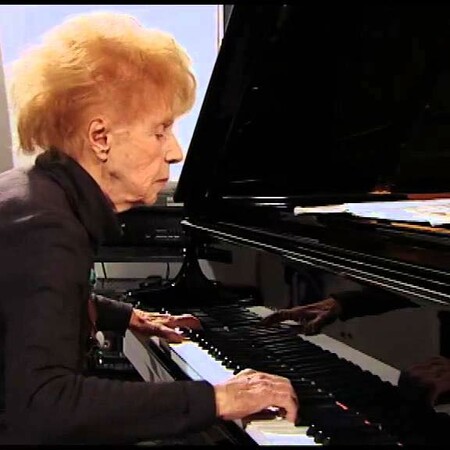 Γαλλία: Πιανίστρια 106 ετών ηχογράφησε νέο άλμπουμ - Η μουσική είναι «τροφή για την ψυχή μου» [ΒΙΝΤΕΟ]