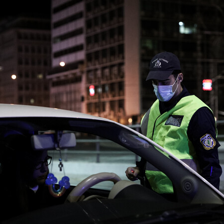 Πρόστιμα σε εκκλησίες, οίκο ανοχής, γυμναστήριο για παραβίαση των μέτρων- 17 συλλήψεις το Σάββατο