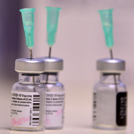 FDA: Ασφαλές και αποτελεσματικό το εμβόλιο μιας δόσης της Johnson & Johnson
