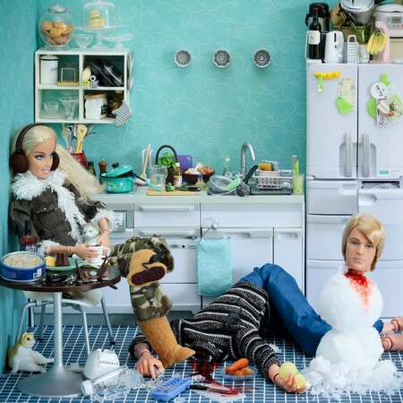 Απέξω κούκλα, από μέσα πανούκλα! Η Barbie κάνει σεξ, δολοφονεί και αυτοϊκανοποιείται