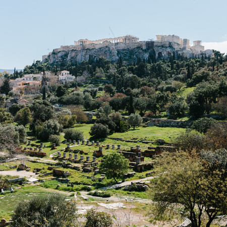 Μέσα στον άδειο αρχαιολογικό χώρο της Αρχαίας Αγοράς