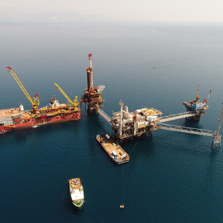 Η Μεσόγειος ως μια γιγάντια πετρελαιοκηλίδα