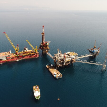 Η Μεσόγειος ως μια γιγάντια πετρελαιοκηλίδα