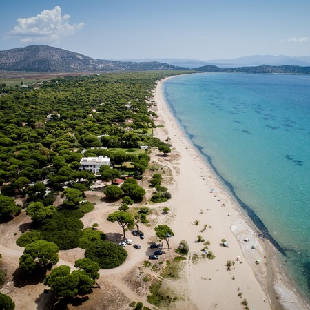 Οι «Γαλάζιες Σημαίες» της Αττικής- Αυτές είναι οι 19 βραβευμένες παραλίες κοντά στην Αθήνα