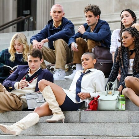 Το νέο καστ του Gossip Girl στα σκαλιά του ΜΕΤ - Οι πρώτες εικόνες των πρωταγωνιστών