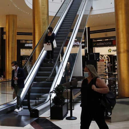 Ανοικτά από σήμερα mall, εκπτωτικά χωριά και κέντρα αισθητικής με click inside