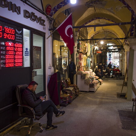 Τουρκία: Χαμηλό εξαμήνου για την τουρκική λίρα 