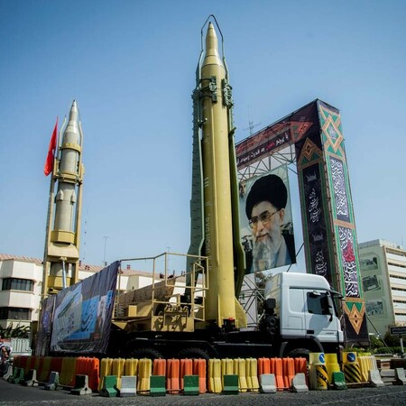 «Αδήλωτες πυρηνικές εγκαταστάσεις στο Ιράν»: Τα αποθέματα εμπλουτισμένου ουρανίου 16πλάσια από το όριο