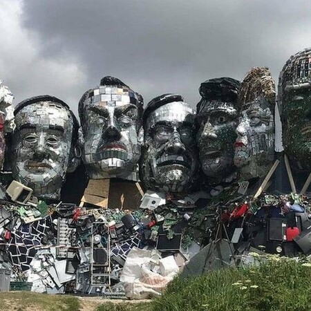 Γλυπτό από ηλεκτρονικά απόβλητα απεικονίζει τους ηγέτες των G7 στην Κορνουάλη