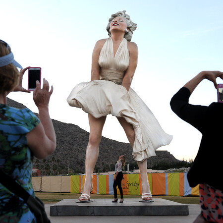Το άγαλμα της Μέριλιν Μονρόε αναστατώνει το Παλμ Σπρίνγκς με διαδηλώσεις 