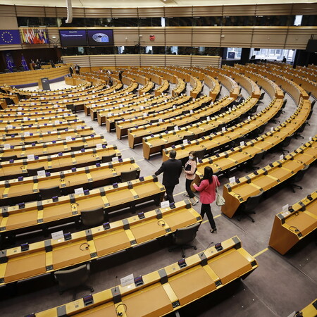 Ευρωπαϊκό Κοινοβούλιο: Οι χώρες της ΕΕ να προστατεύσουν τη σεξουαλική και αναπαραγωγική υγεία των γυναικών