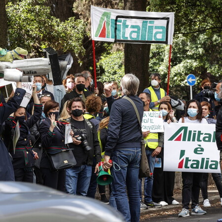 Ιταλία: «Λουκέτο» στην Alitalia τον Οκτώβριο - Αντιδρούν τα συνδικάτα