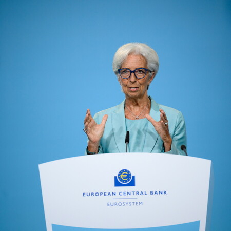 Λαγκάρντ: Το νέο κύμα κρουσμάτων της μετάλλαξης Δέλτα αποτελεί κίνδυνο για την οικονομία της Ευρωζώνης