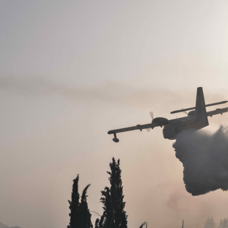 Φωτιά στη Γορτυνία: Μάχη να μην περάσει στο Μαίναλο - Εκκενώθηκε το Καλλιάνι