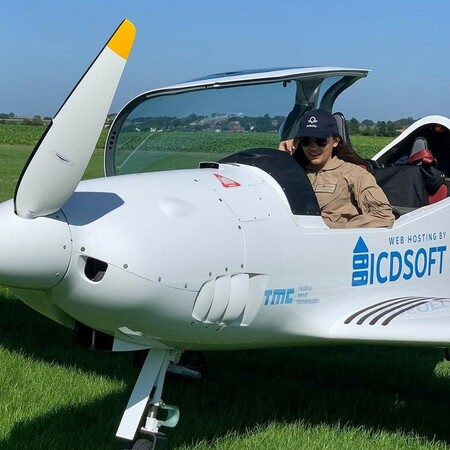 Η 19χρονη πιλότος Zara Rutherford ξεκίνησε το ταξίδι της- Θα πετάξει μόνη της σε όλο τον κόσμο