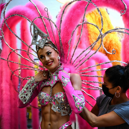 Φωτογραφίες: Το Moulin Rouge επιστρέφει- Έπειτα από 18 μήνες 