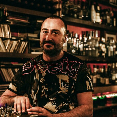 Πέθανε ο Σωτήρης Λαφαζάνης, ιδιοκτήτης του μπαρ «Αρχάγγελος»