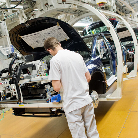 Πώς επηρεάζει η μείωση της παραγωγής αυτοκινήτων την τσέπη μας