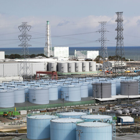 Φουκουσίμα: «Χωρίς καθυστέρηση η απόρριψη του ραδιενεργού νερού στον ωκεανό» διαμηνύει ο Ιάπωνας πρωθυπουργός