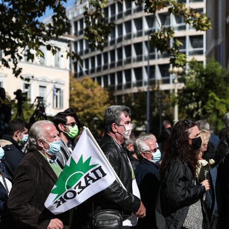 Το «τελευταίο αντίο» στη Φώφη Γεννηματά- Πολιτικοί και εκατοντάδες πολίτες στη Μητρόπολη